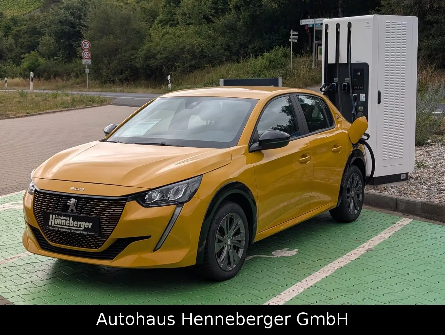 Peugeot 208 e- Active Pack Gelb - 1
