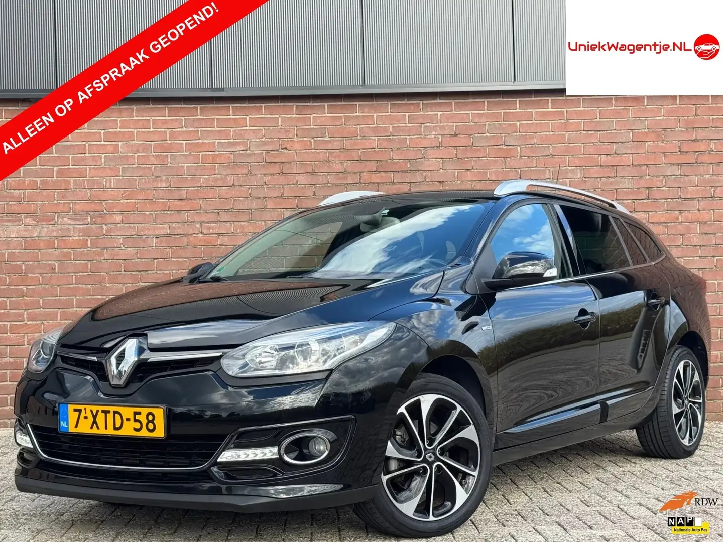 Renault Megane Estate 1.2 TCe Bose | NL-AUTO! | NAVI! Noir - 1