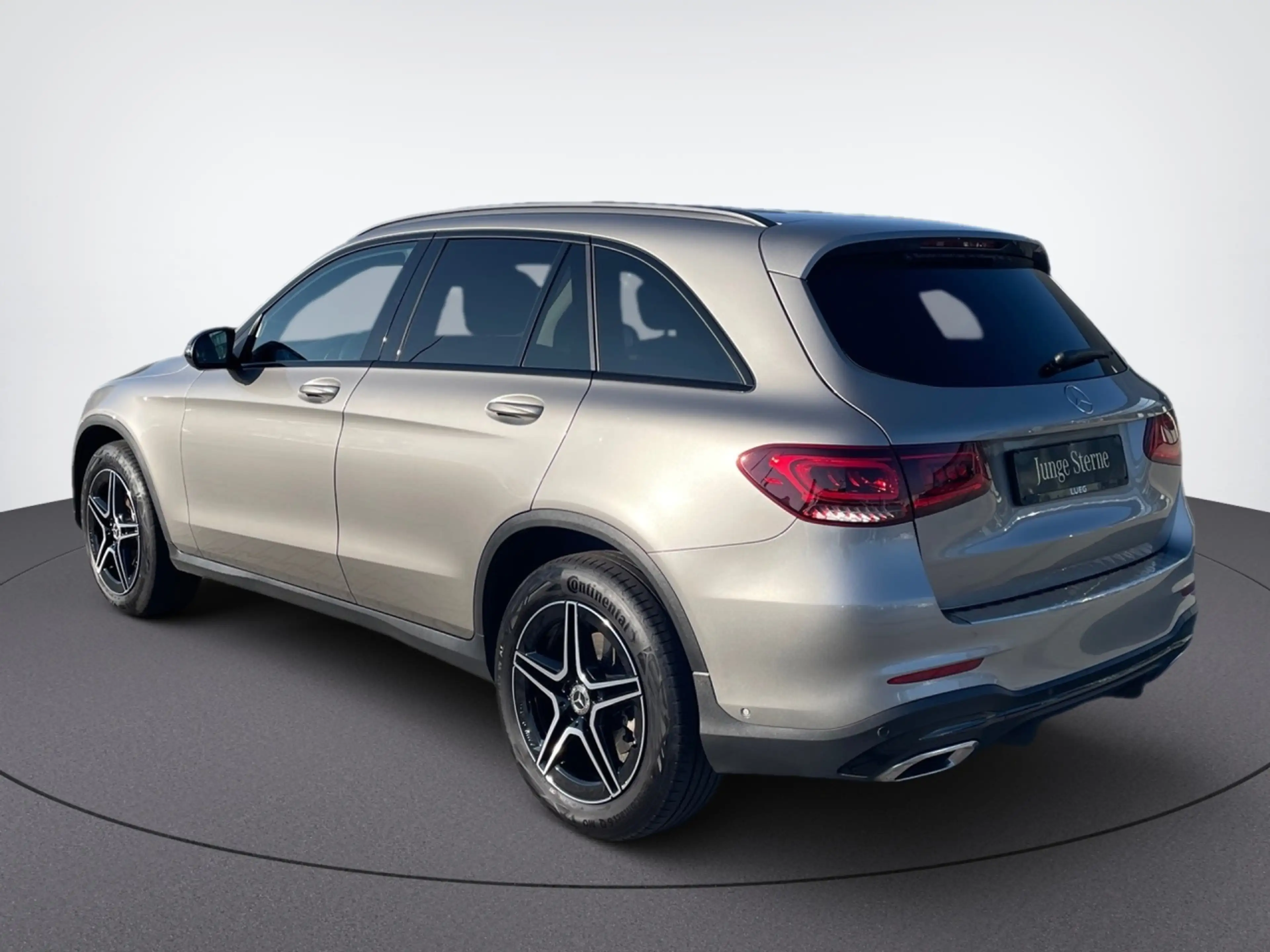 Mercedes-Benz GLC 200 4M AMG+NIGHT+AHK+PANO+SOUND+LED+AMBIENTE — photo 4