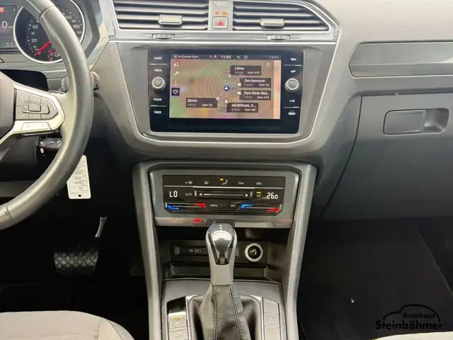 Volkswagen Tiguan view 23