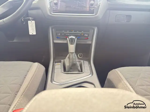 Volkswagen Tiguan view 22