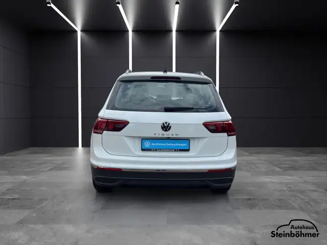 Volkswagen Tiguan view 5