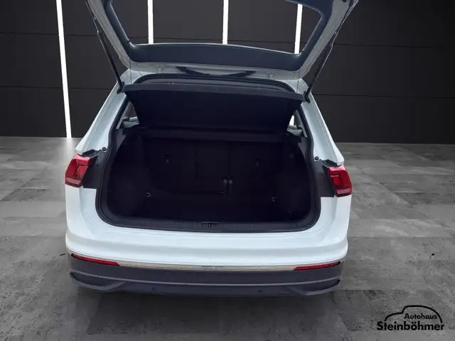 Volkswagen Tiguan view 6