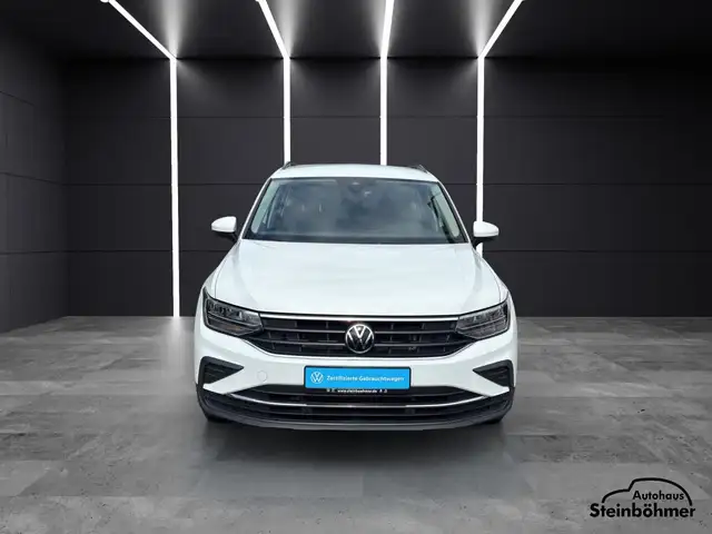 Volkswagen Tiguan view 11