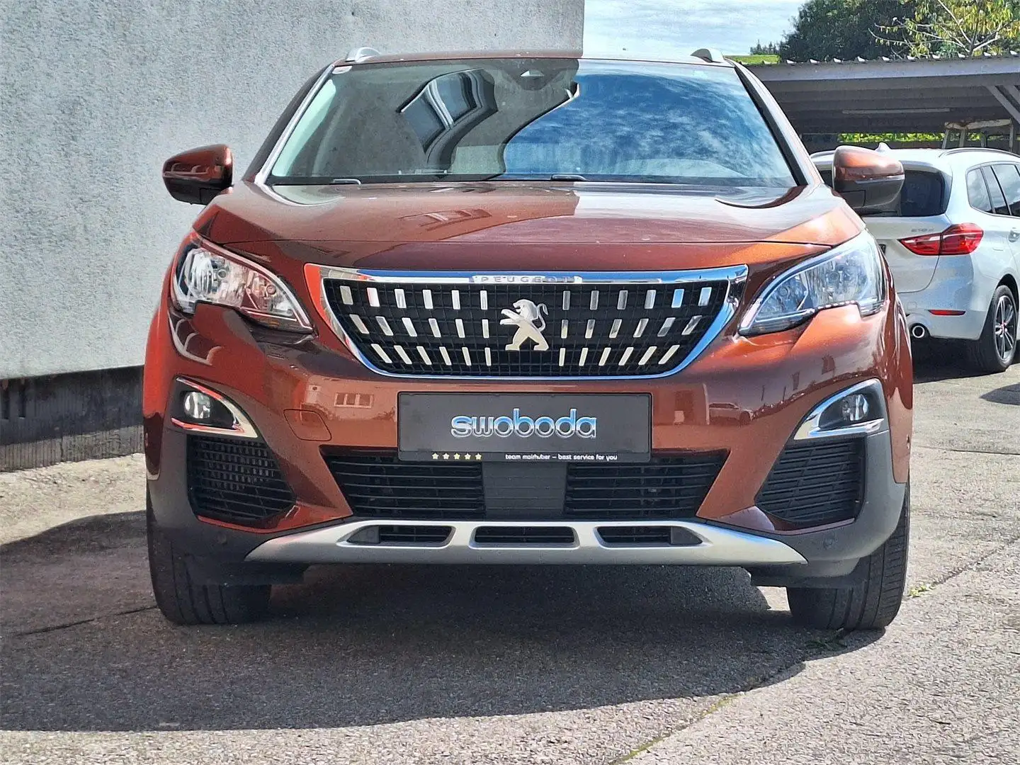 Peugeot 3008 Aut. Braun - 2