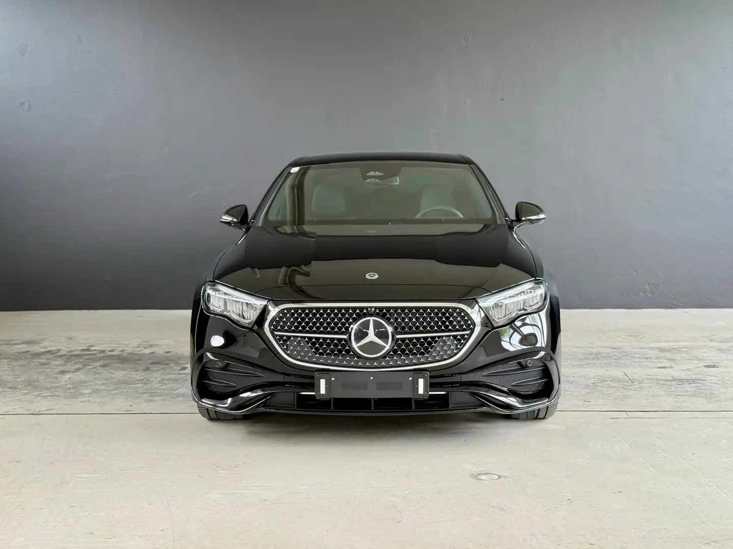 Mercedes-Benz E 200 d *AMG Line Advanced, Night Paket, Pano, BLIS Schwarz - 2