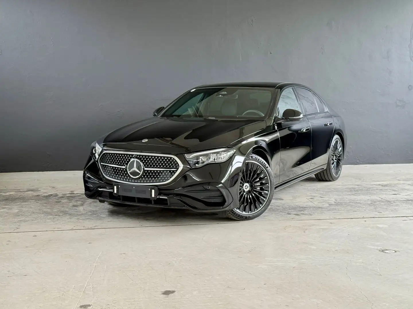 Mercedes-Benz E 200 d *AMG Line Advanced, Night Paket, Pano, BLIS Schwarz - 1
