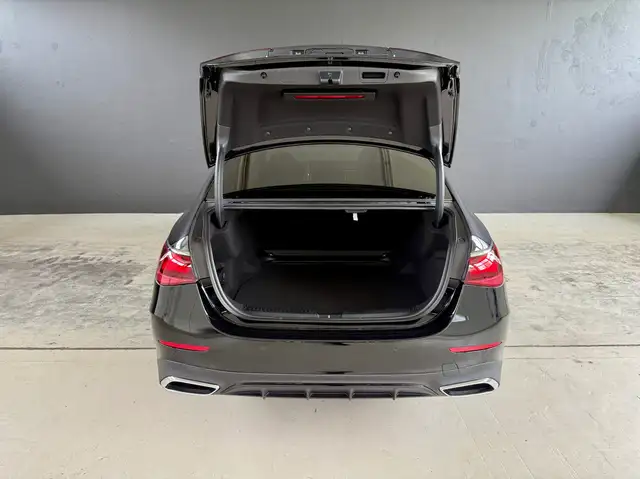 Mercedes-Benz E 200 d *AMG Line Advanced, Night Paket, Pano, BLIS Ansicht 6