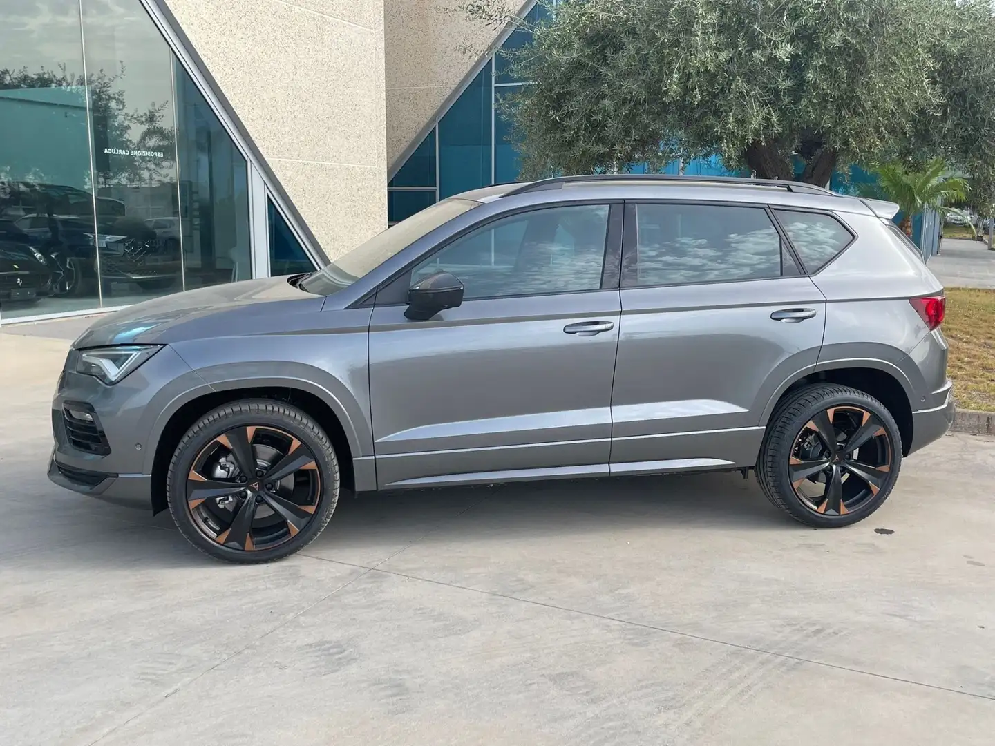 CUPRA Ateca 1.5 tsi dsg possibilità noleggio no scoring Grigio - 2