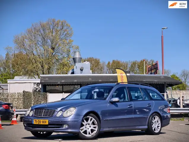 Mercedes-Benz E 320