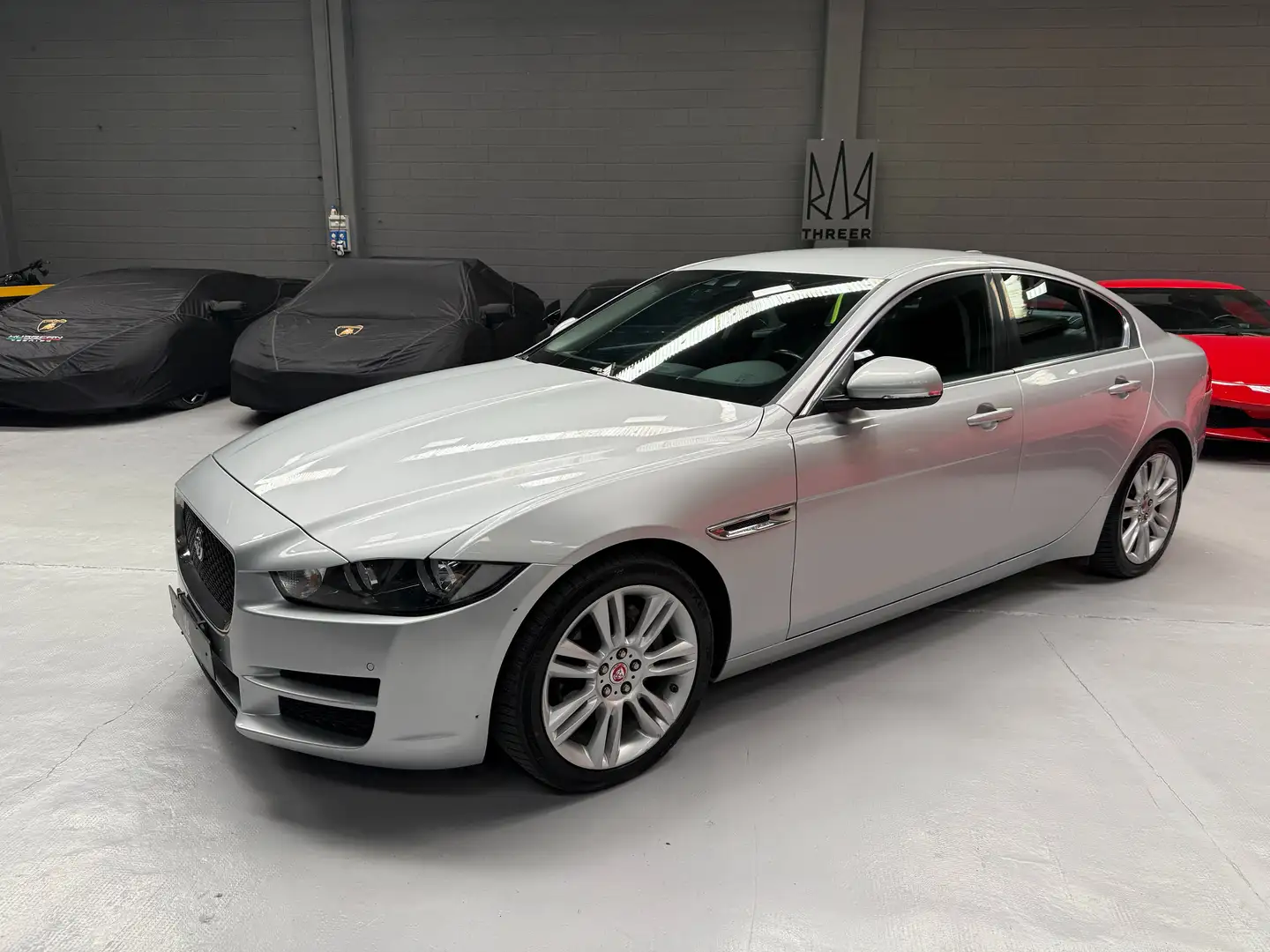 Jaguar XE XE 2.0d i4 Prestige 180cv auto Argento - 1
