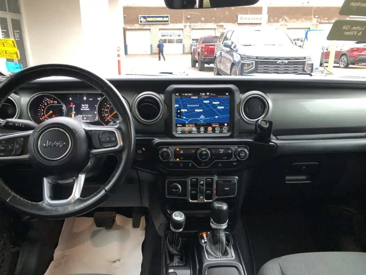 Jeep Wrangler снимка Jeep Wrangler