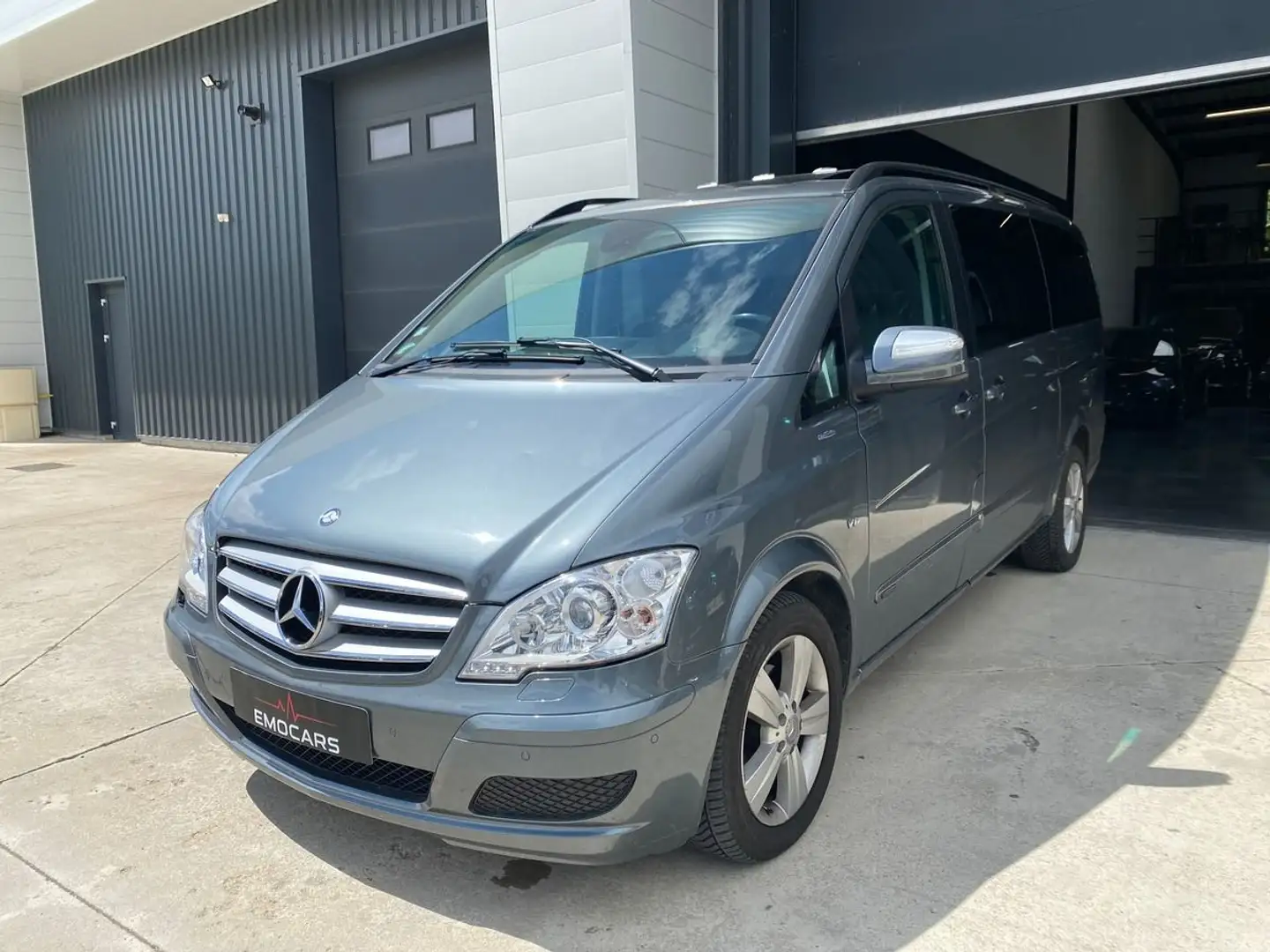 Mercedes-Benz Viano V6 3.0 224 cv BLUE AMBIANTE Gris - 2