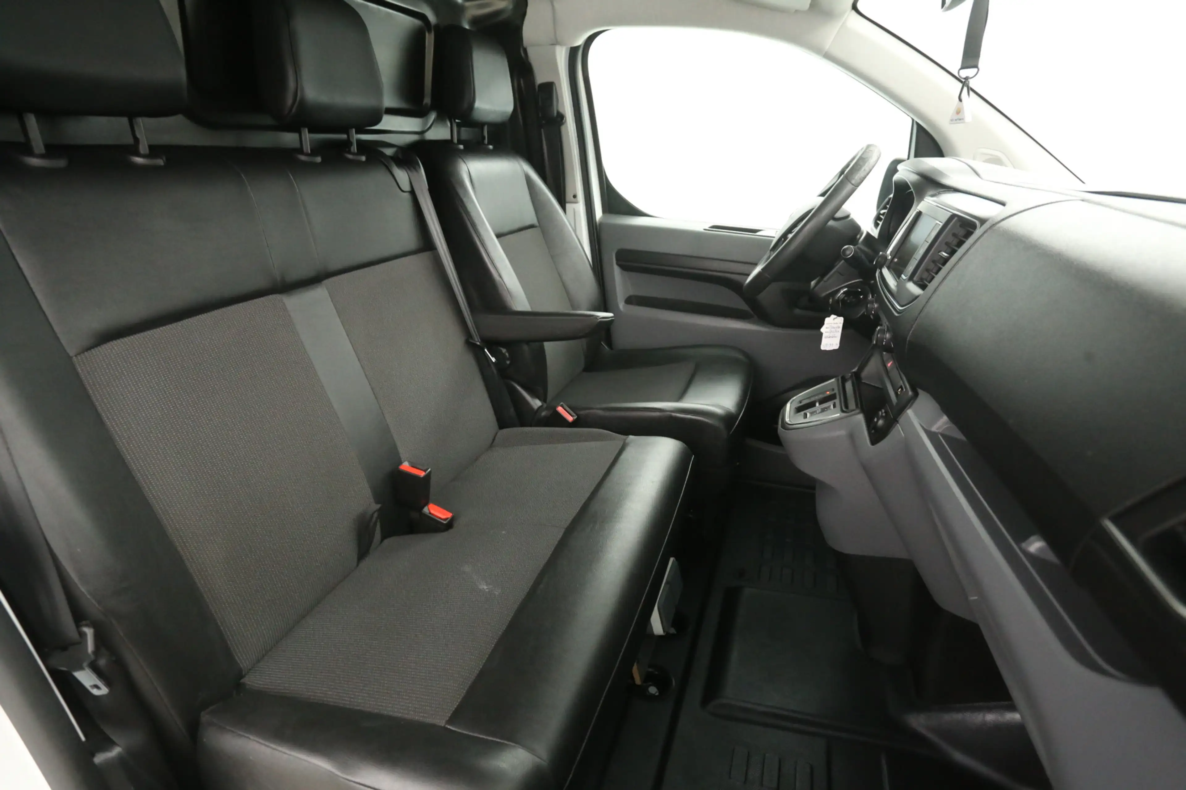 Peugeot e-Expert Toyota ProAce 75 kWh Extra Range Navigator L2H1 | — photo 13