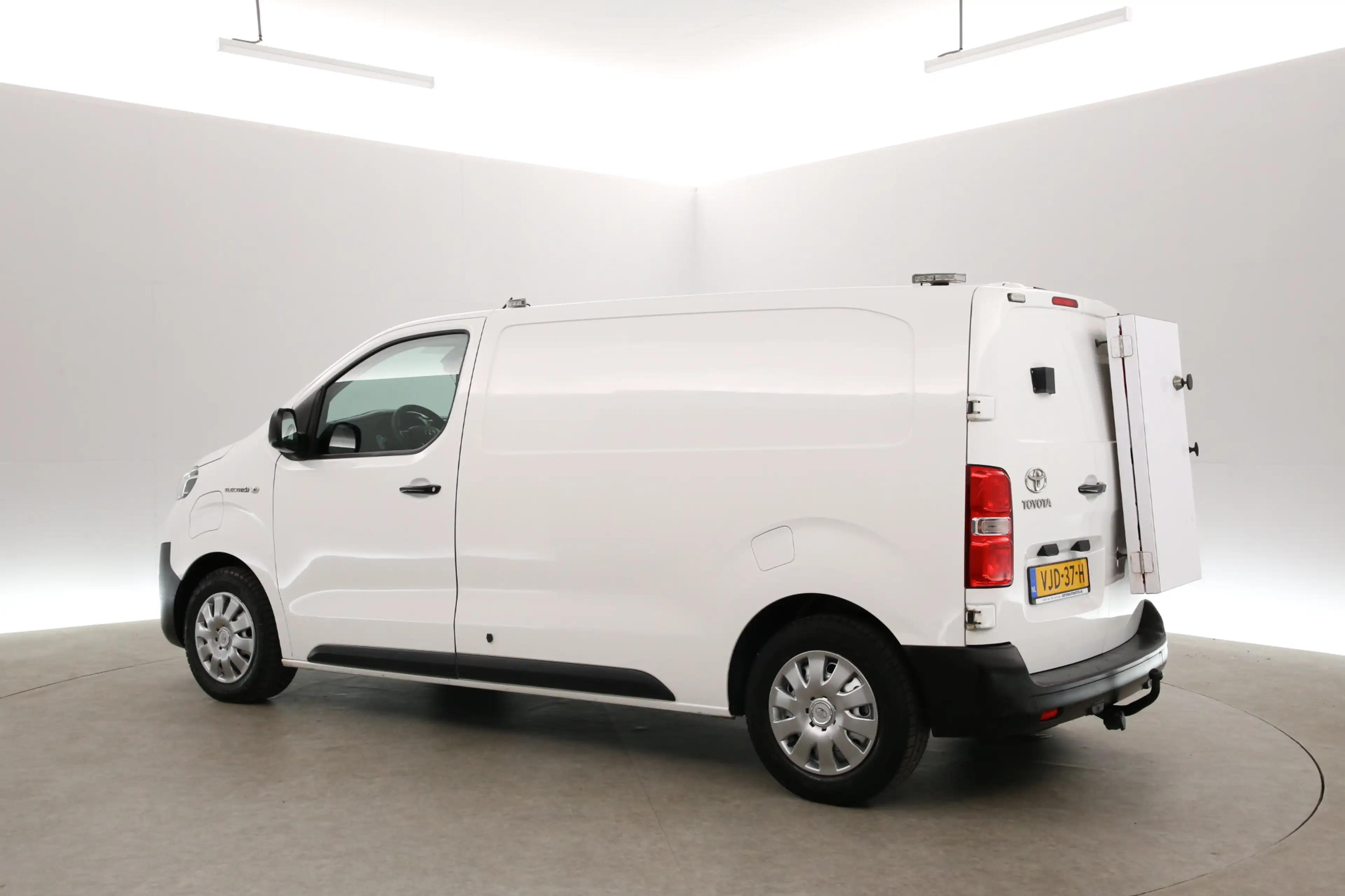 Peugeot e-Expert Toyota ProAce 75 kWh Extra Range Navigator L2H1 | — photo 8