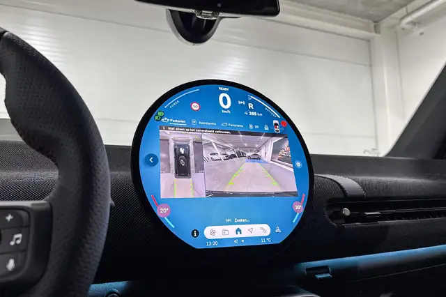 Mini Hatch view 13