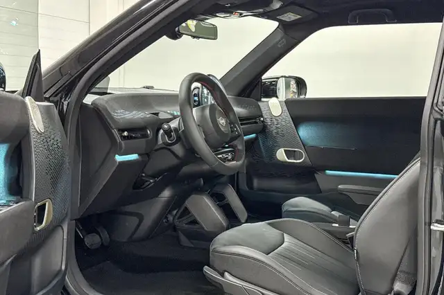 Mini Hatch view 8