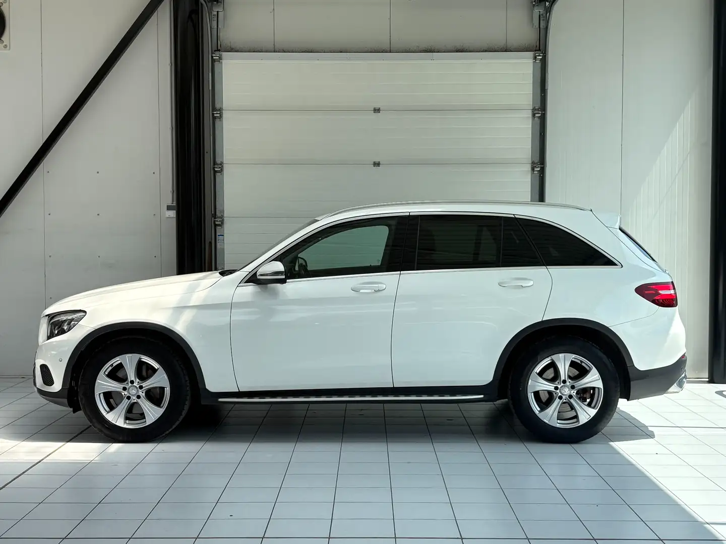 Mercedes-Benz GLC 220 GLC 220 d 4-Matic *XENON * GPS * CAMERA * PDC * Wit - 2