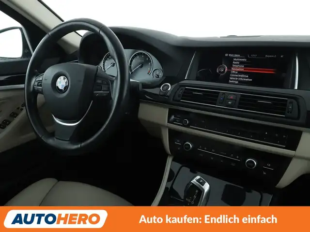 BMW 5 Series view 13