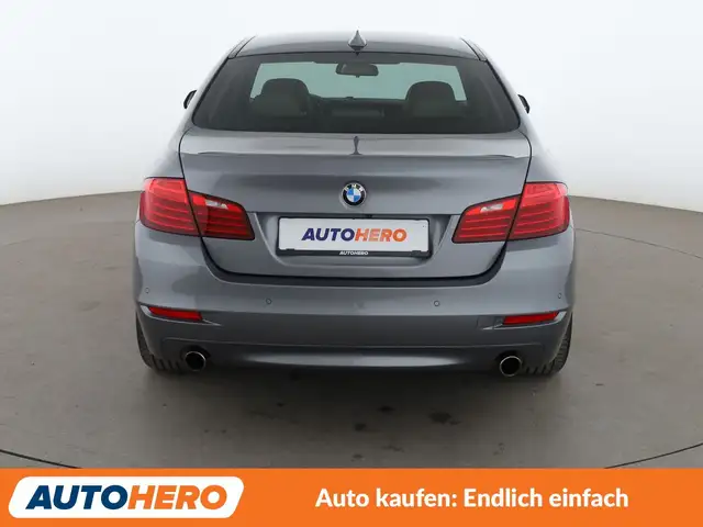 BMW 5 Series view 5