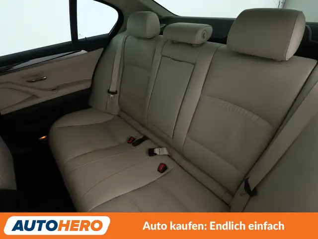 BMW 5 Series view 14
