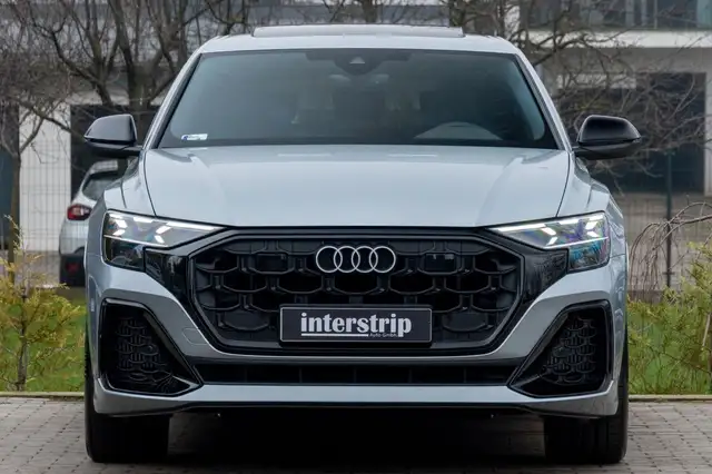 Audi Q8 view 2