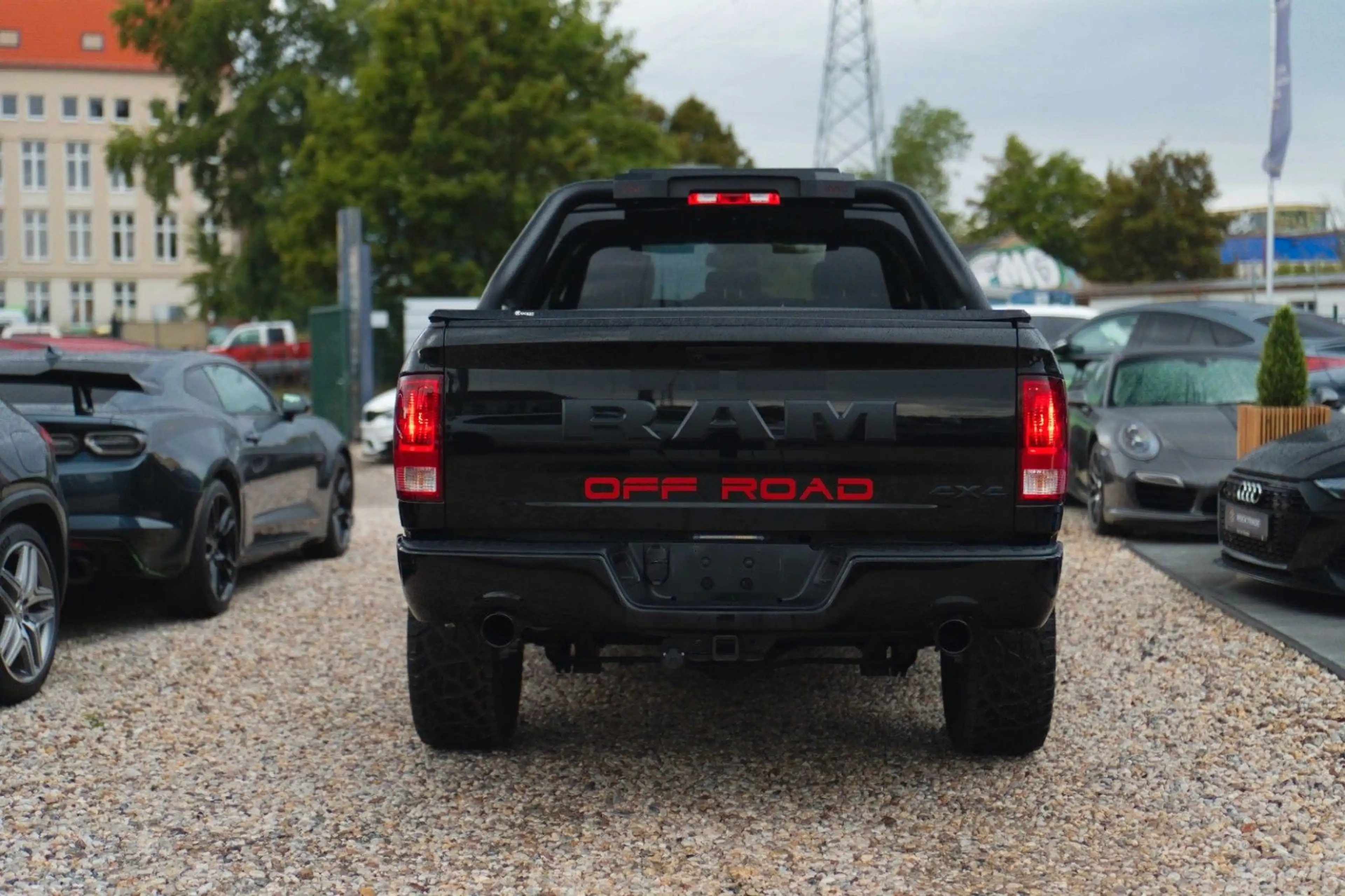 Dodge RAM 5.7 V8 HEMI 4x4 OFFROAD Night-Paket *LED*AHK — photo 6