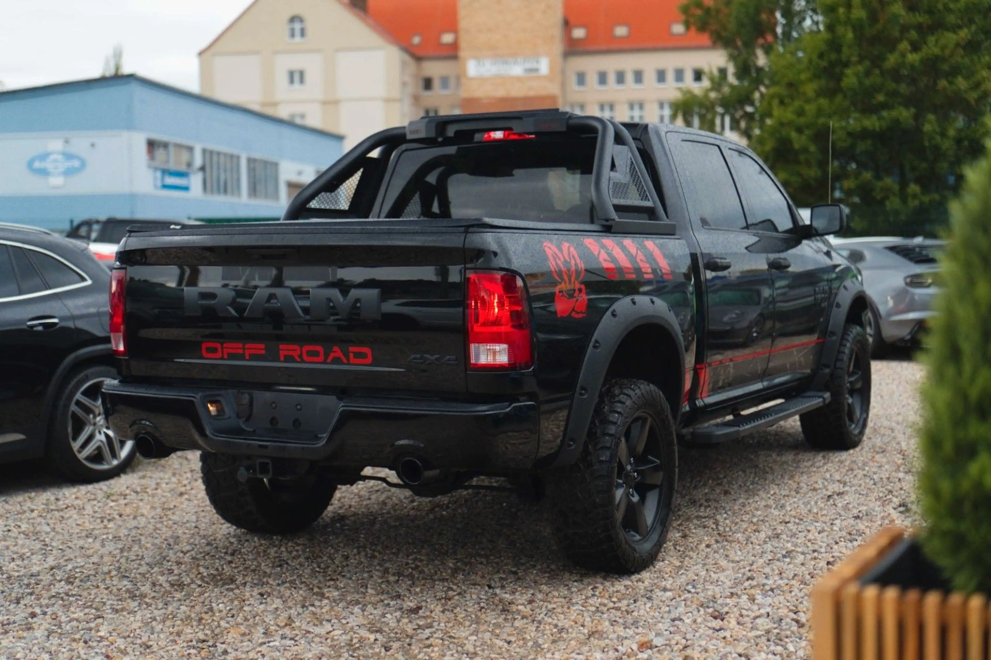 Dodge RAM 5.7 V8 HEMI 4x4 OFFROAD Night-Paket *LED*AHK — photo 5