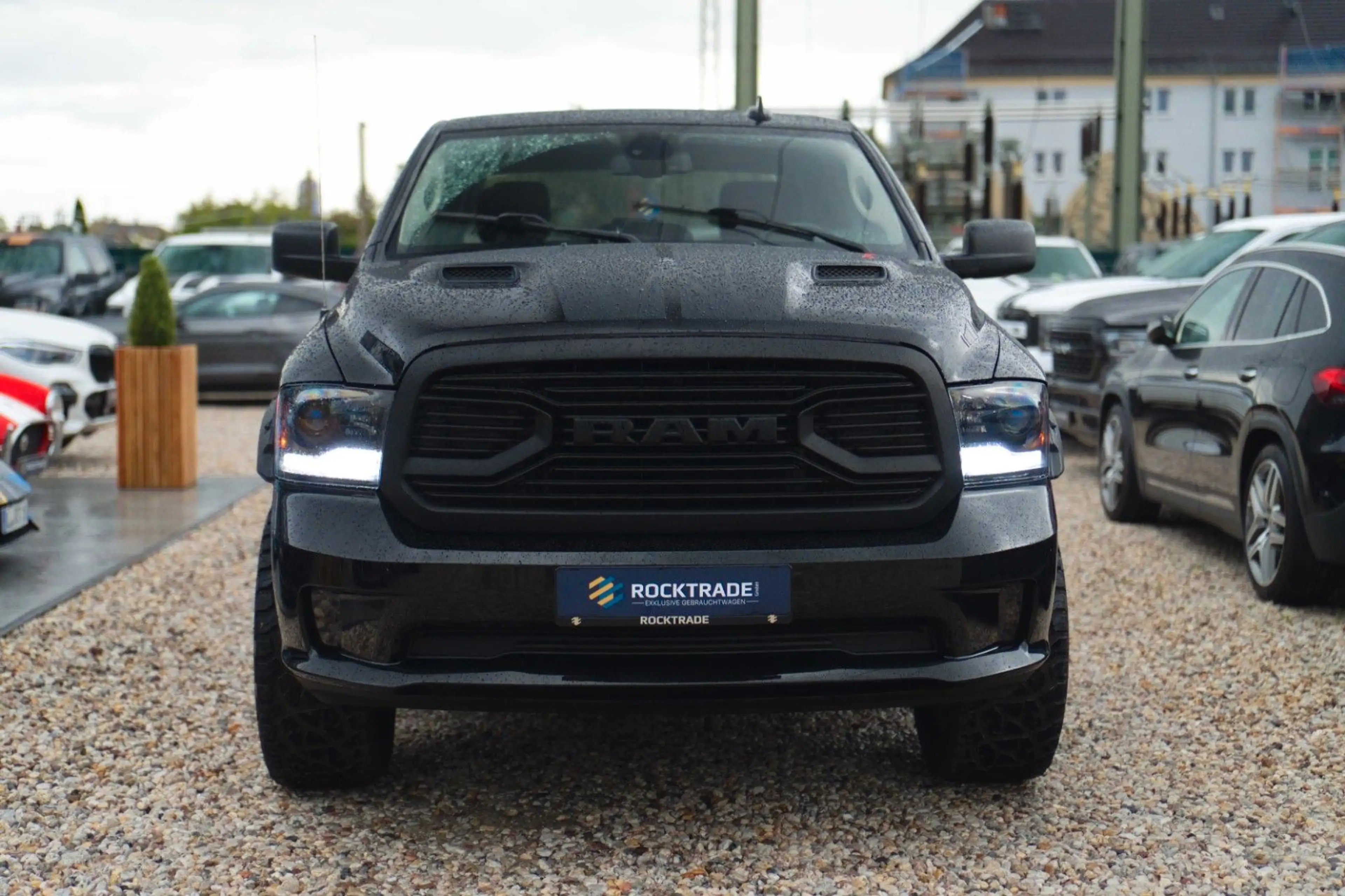 Dodge RAM 5.7 V8 HEMI 4x4 OFFROAD Night-Paket *LED*AHK — photo 3
