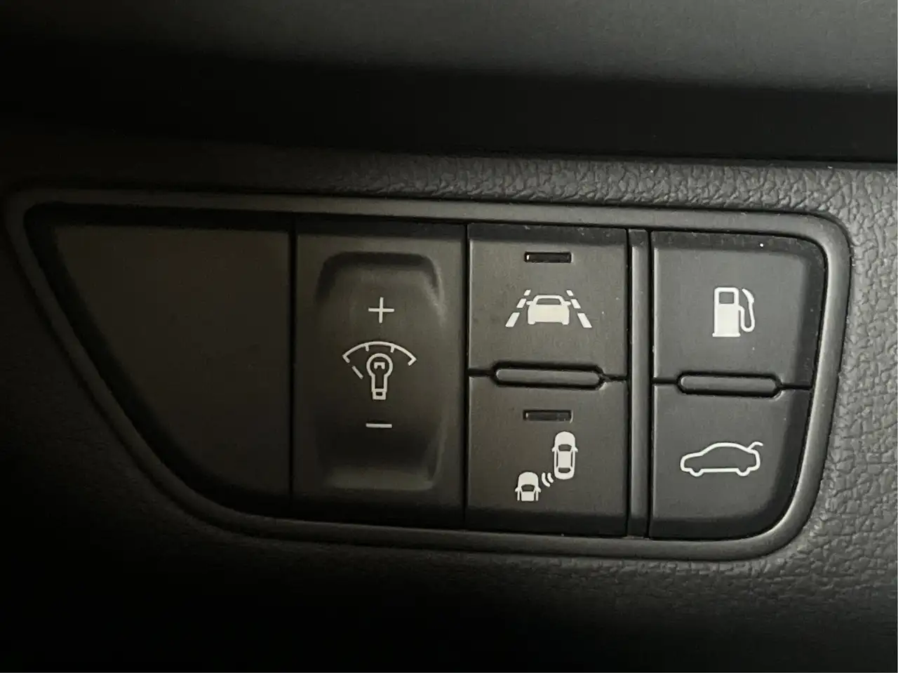 Genesis G70 снимка Genesis G70
