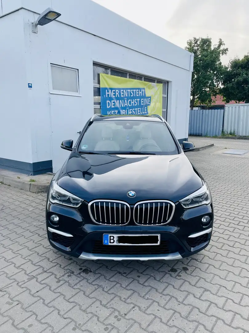 BMW X1 sDrive 18 i xLine Negru - 1