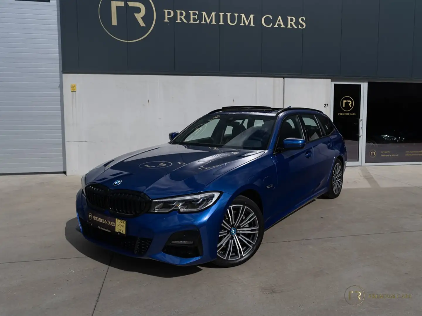 BMW 330 e l M Sport l Pano l Laser l Cam l HeadUp l Keyles Blauw - 1