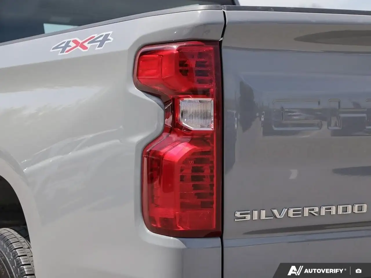 Chevrolet Silverado 1500 photo Chevrolet Silverado 1500