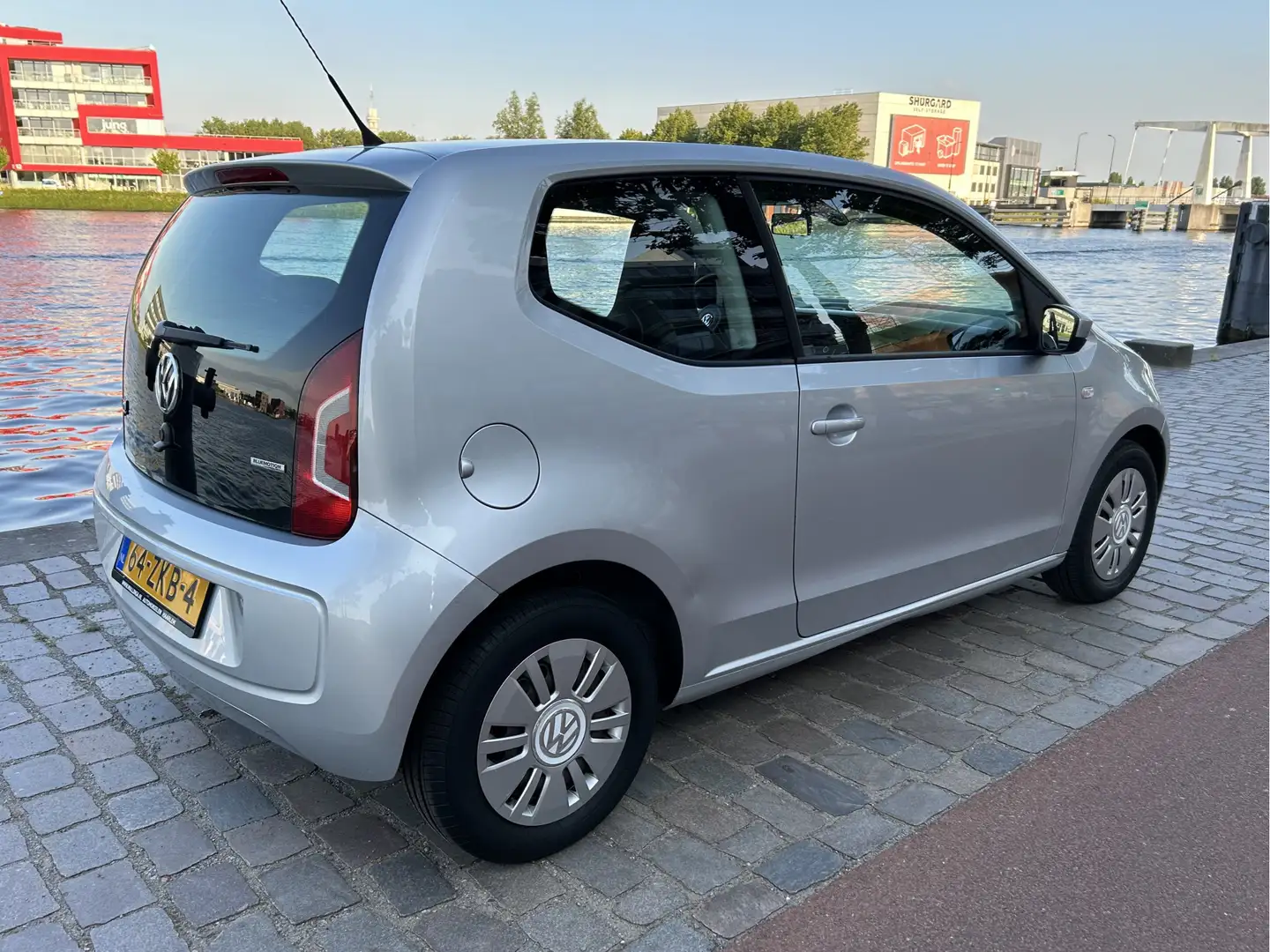 Volkswagen up! 1.0 move up! BlueMotion Airco/Nieuwe APK Grijs - 2