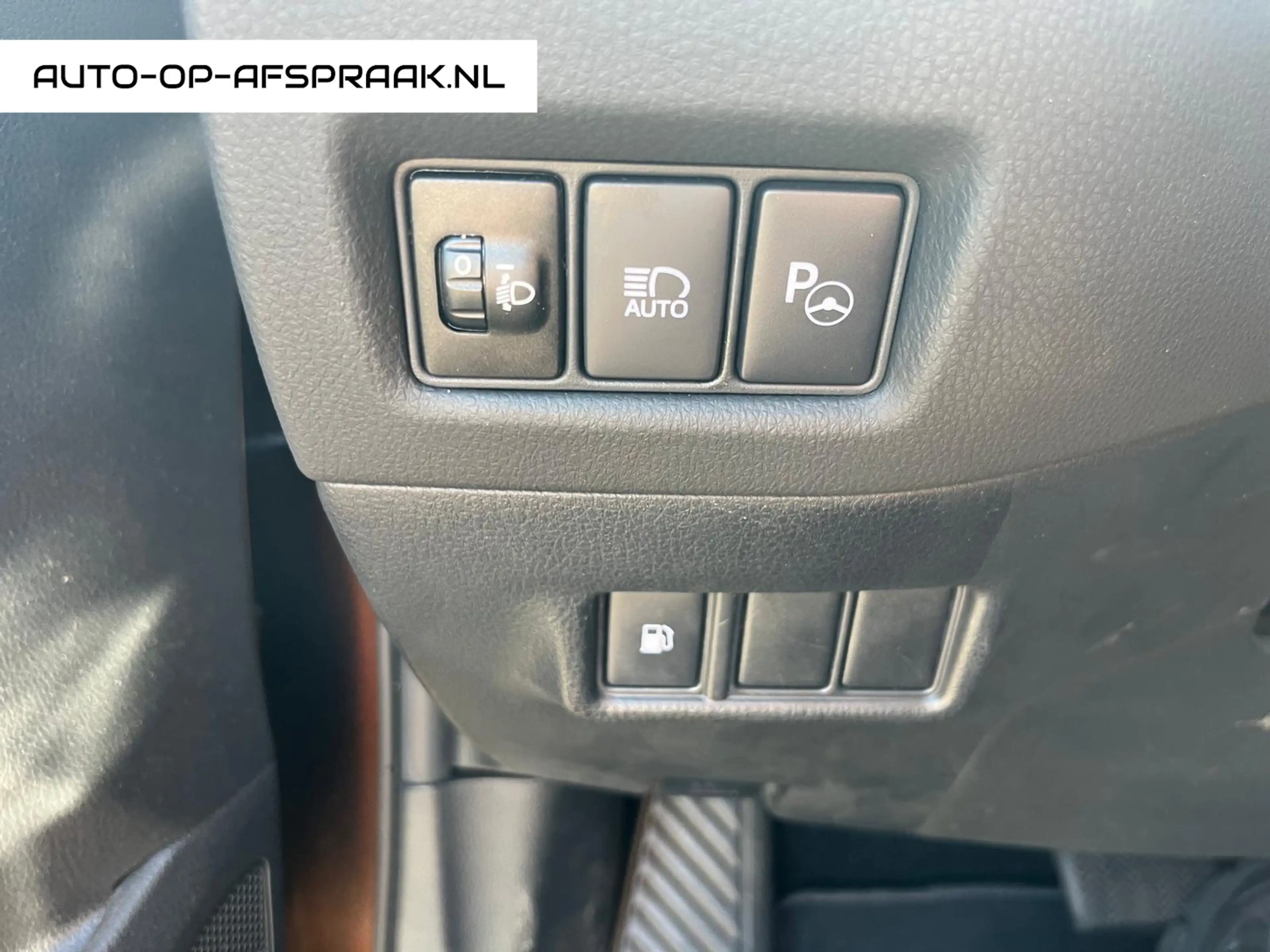 Toyota C-HR 1.8 Hybrid Executive Automaat Leer Navi Camera — photo 14
