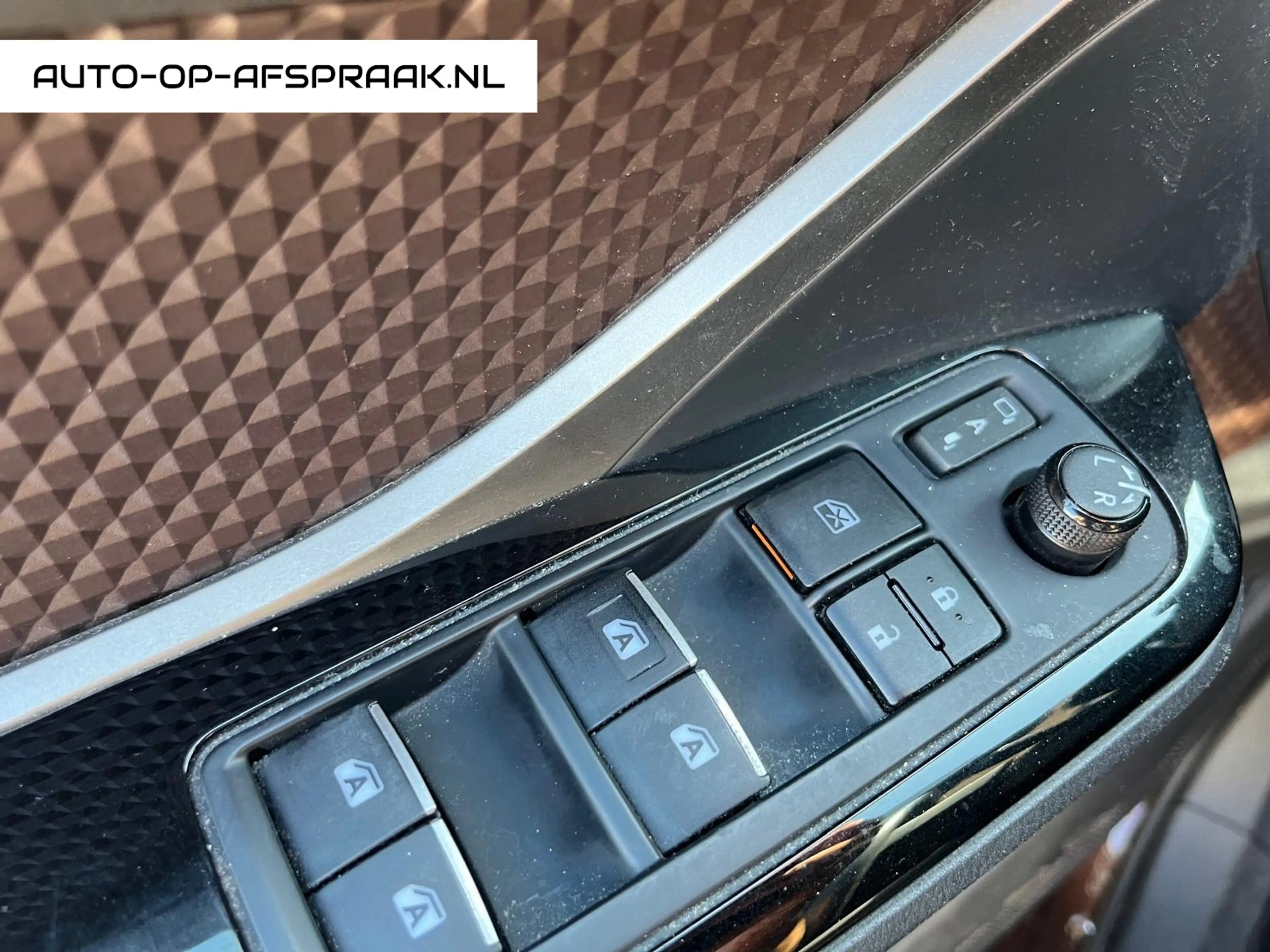 Toyota C-HR 1.8 Hybrid Executive Automaat Leer Navi Camera — photo 12