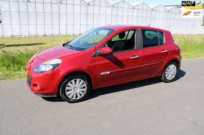 Renault Clio 1.5 dCi Authentique 5 Drs met navigatie en Airco
