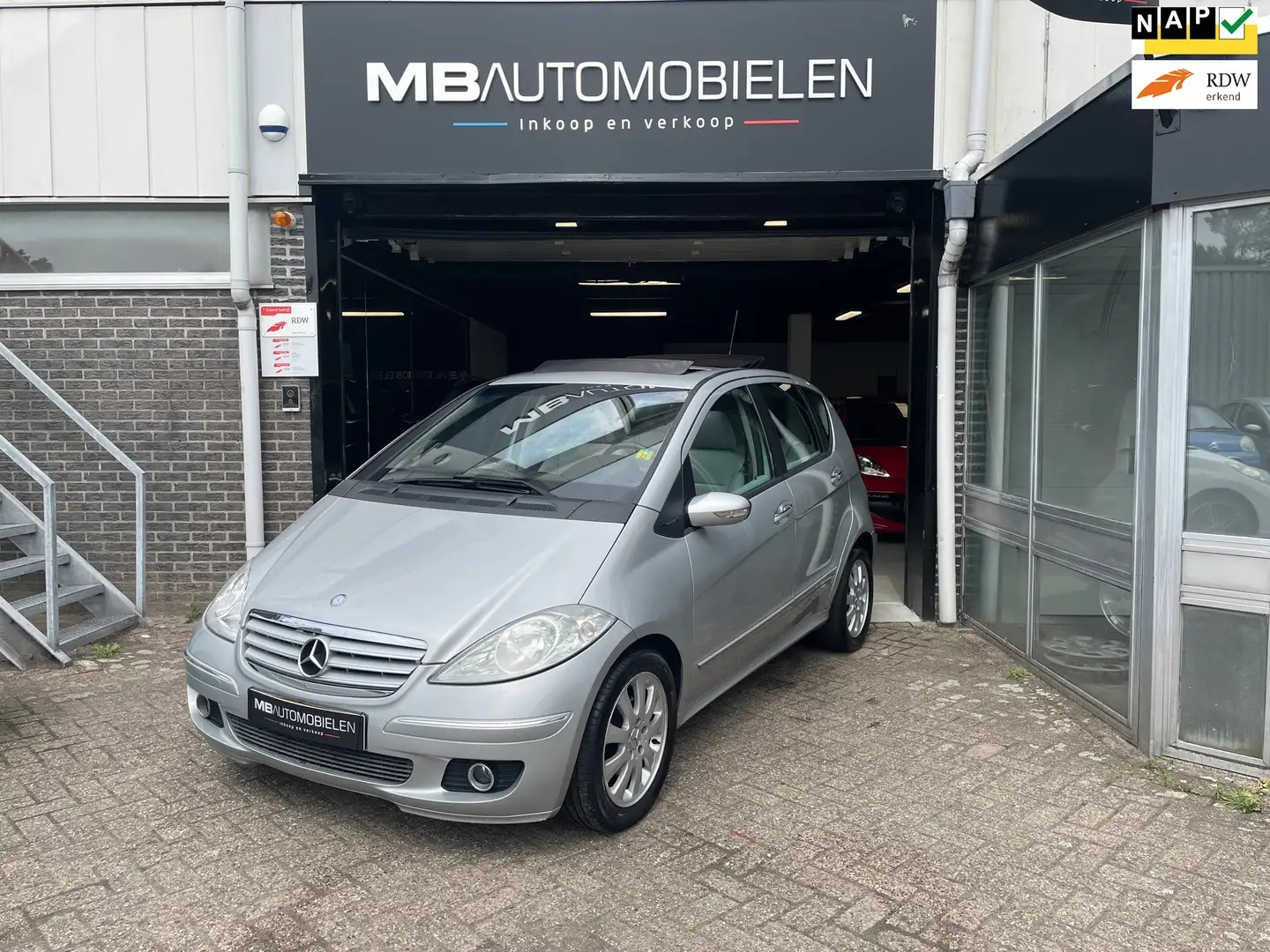 Mercedes-Benz A 200 Elegance/ Leder/Panoramadak/APK/Nap/Airco/NL auto! Grau - 1