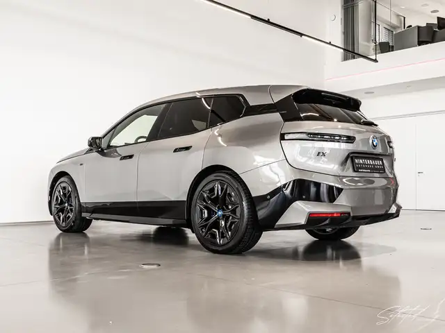 BMW iX xDrive M60*AHK*LUFTFED*PANO*B&W*LASER*KOMFORTZ* Ansicht 16