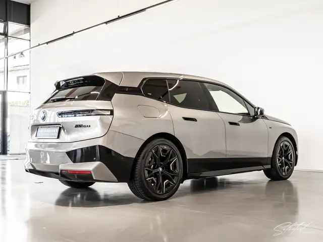 BMW iX xDrive M60*AHK*LUFTFED*PANO*B&W*LASER*KOMFORTZ* Ansicht 19