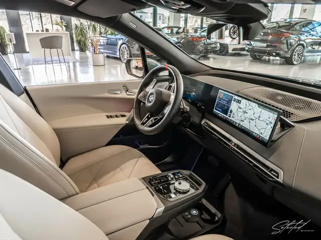 BMW iX xDrive M60*AHK*LUFTFED*PANO*B&W*LASER*KOMFORTZ* Ansicht 26