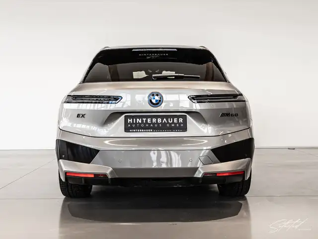 BMW iX xDrive M60*AHK*LUFTFED*PANO*B&W*LASER*KOMFORTZ* Ansicht 17