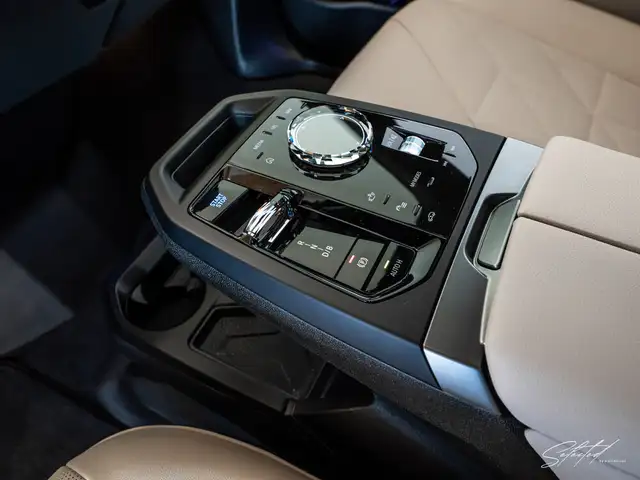 BMW iX xDrive M60*AHK*LUFTFED*PANO*B&W*LASER*KOMFORTZ* Ansicht 39