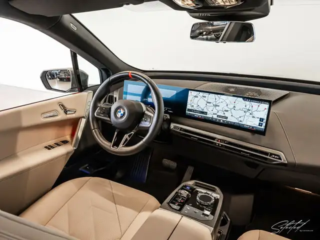 BMW iX xDrive M60*AHK*LUFTFED*PANO*B&W*LASER*KOMFORTZ* Ansicht 6