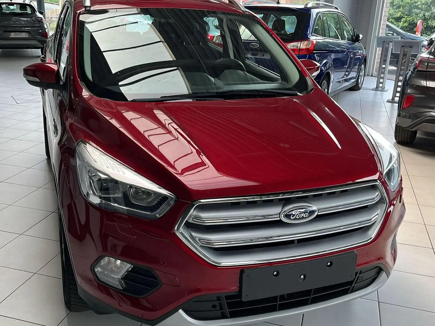 Ford Kuga 1.5 EcoBoost FWD Titanium (EU6.2) Rouge - 1