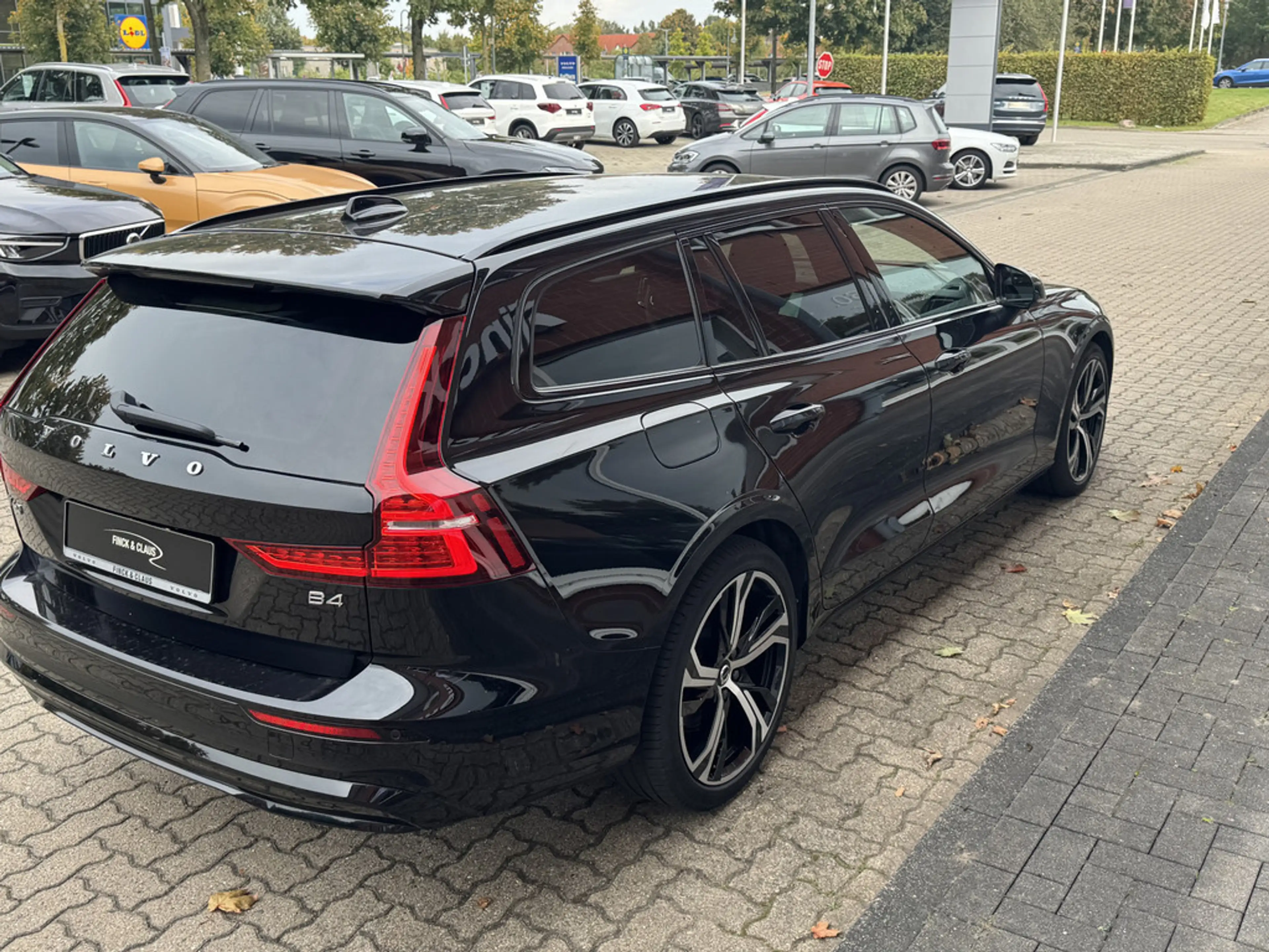 Volvo V60 B4 Plus Dark LED ACC H/K RÜCKFAHRKAMERA — photo 5