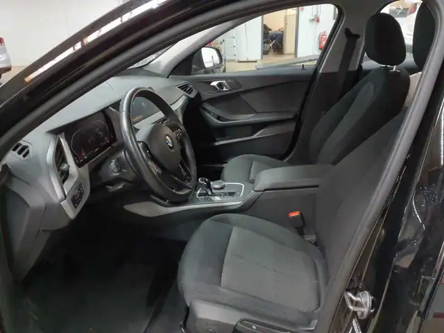 BMW 1 Series view 7