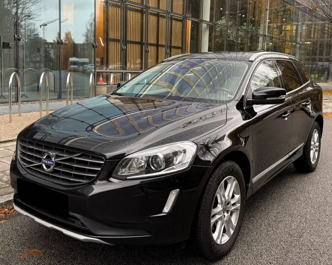 Volvo XC60 Summum AWD Geartronic Noir - 2