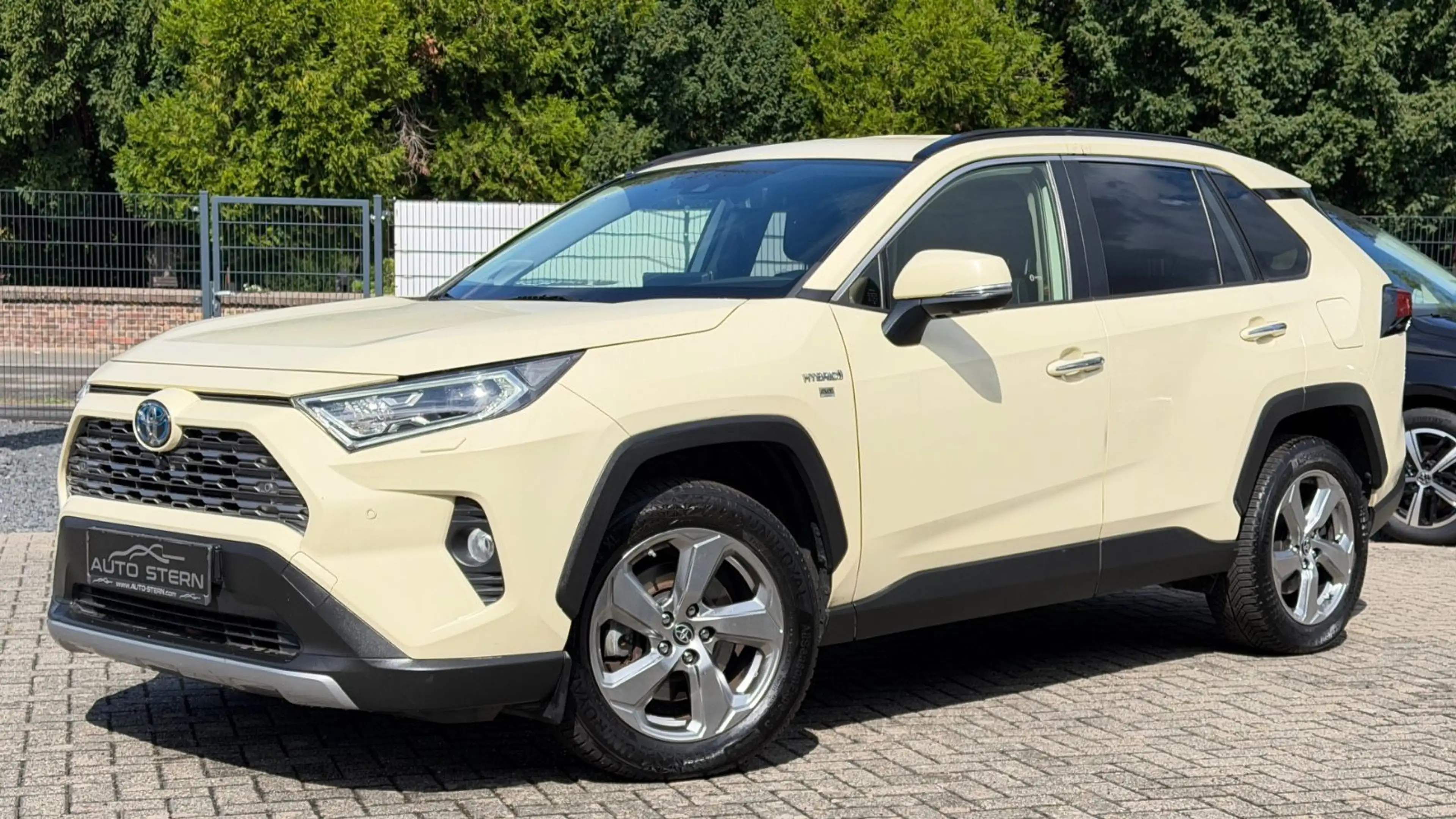 Toyota RAV 4 Hybrid 4x2 Lounge LEDER TTW RCAM B-LENKRAD