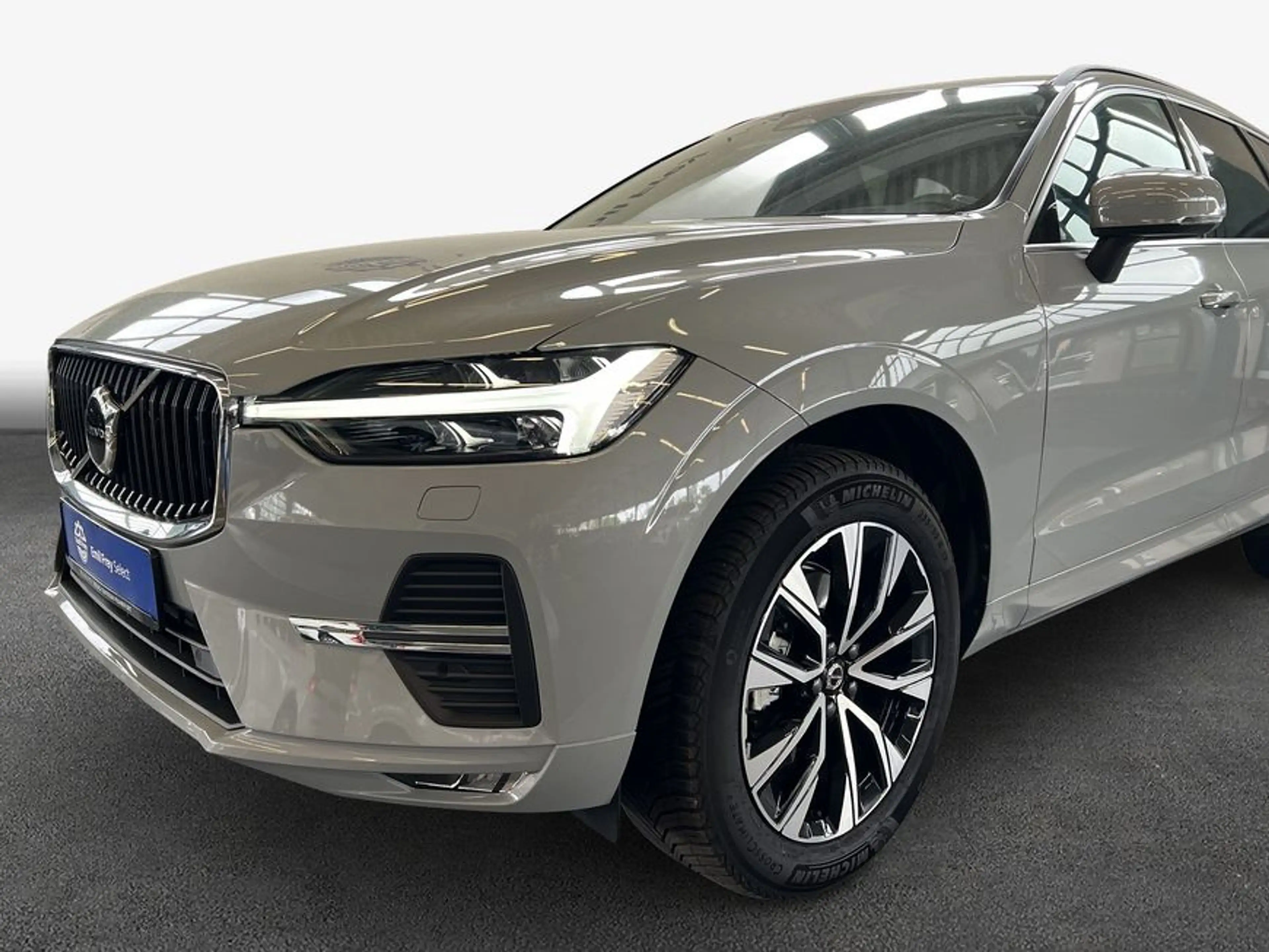 Volvo XC60 XC60 B5 AWD Leder Pilot BLIS Voll-LED H&K 19'' Mem — photo 6